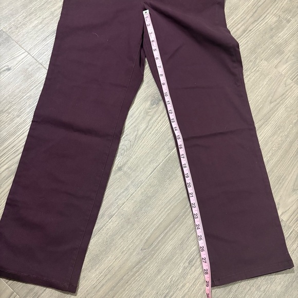 Nine West Straight Leg Heidi Pull On Pants Sz 10 Burgundy Stretch Classic Career - Picture 6 of 11